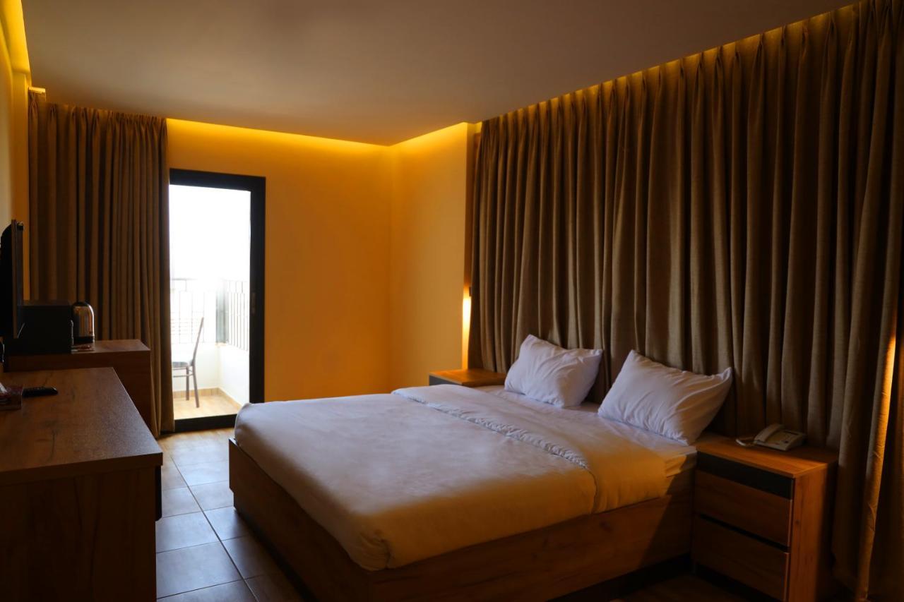 The Palm Hotel Aqaba Exterior photo