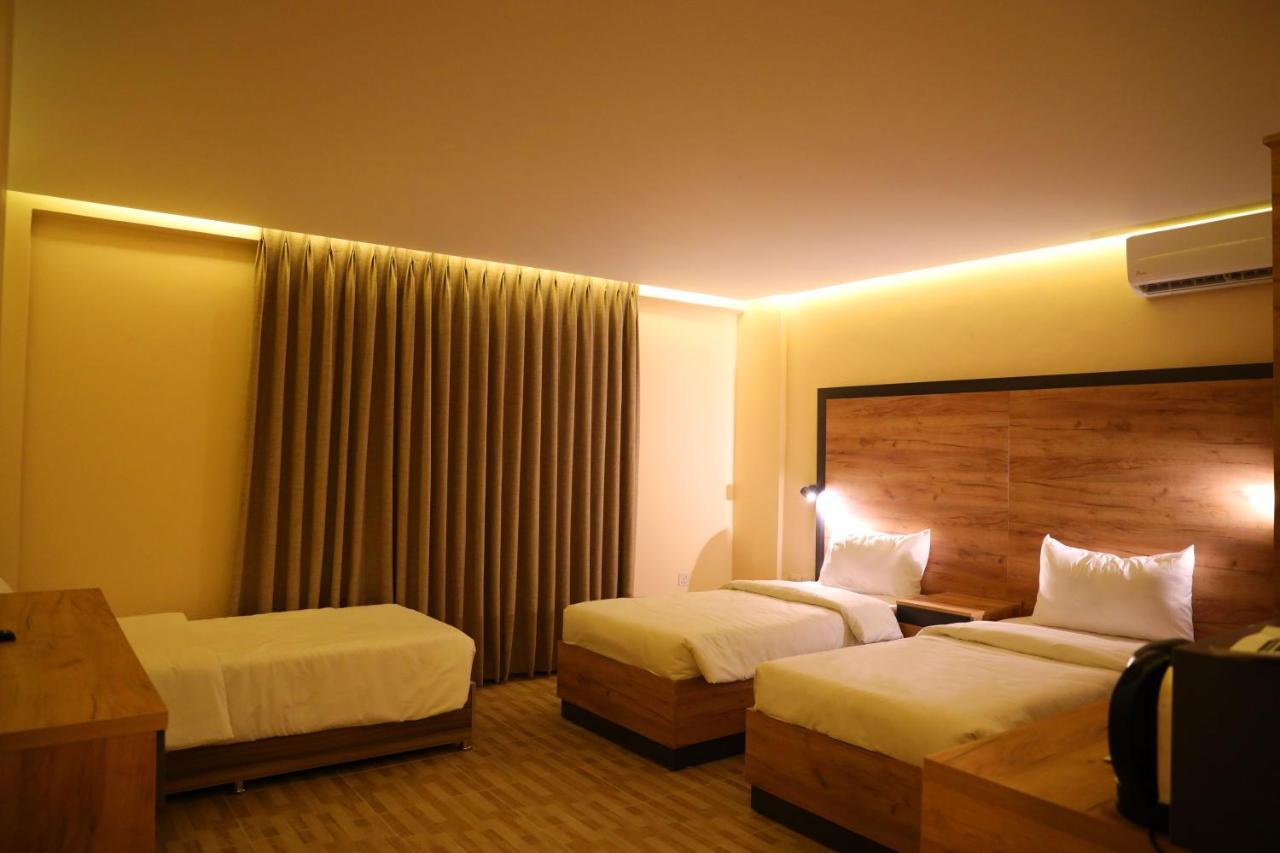 The Palm Hotel Aqaba Exterior photo