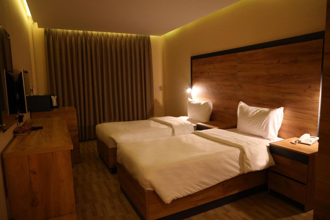 The Palm Hotel Aqaba Exterior photo
